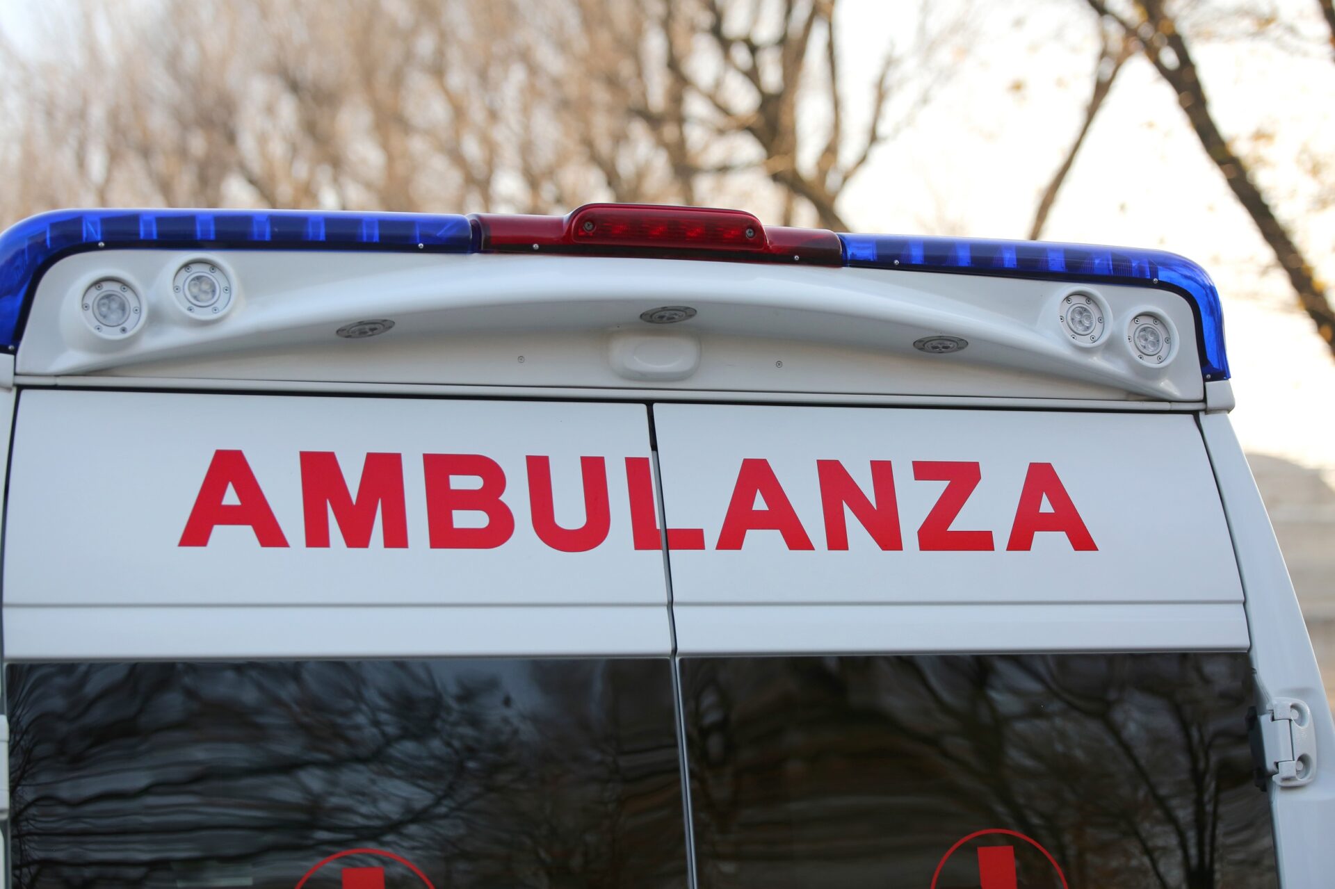 Cade dal tetto di un magazzino nell’Ennese: morto 27enne appena assunto